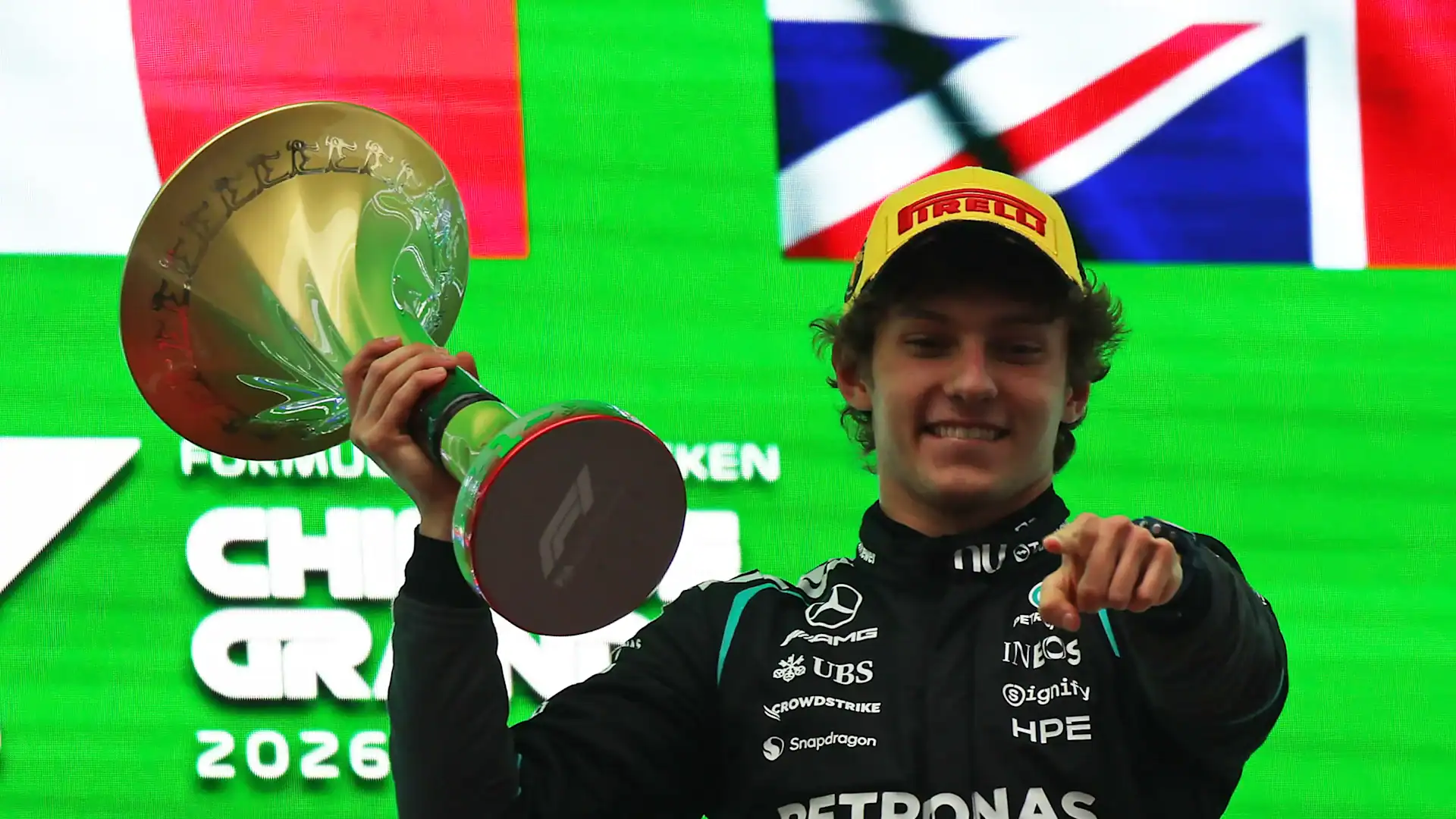 Kimi Antonelli يحتفل بأول انتصار له في الفورمولا 1 في جائزة الصين الكبرى 2026 بشنغهاي