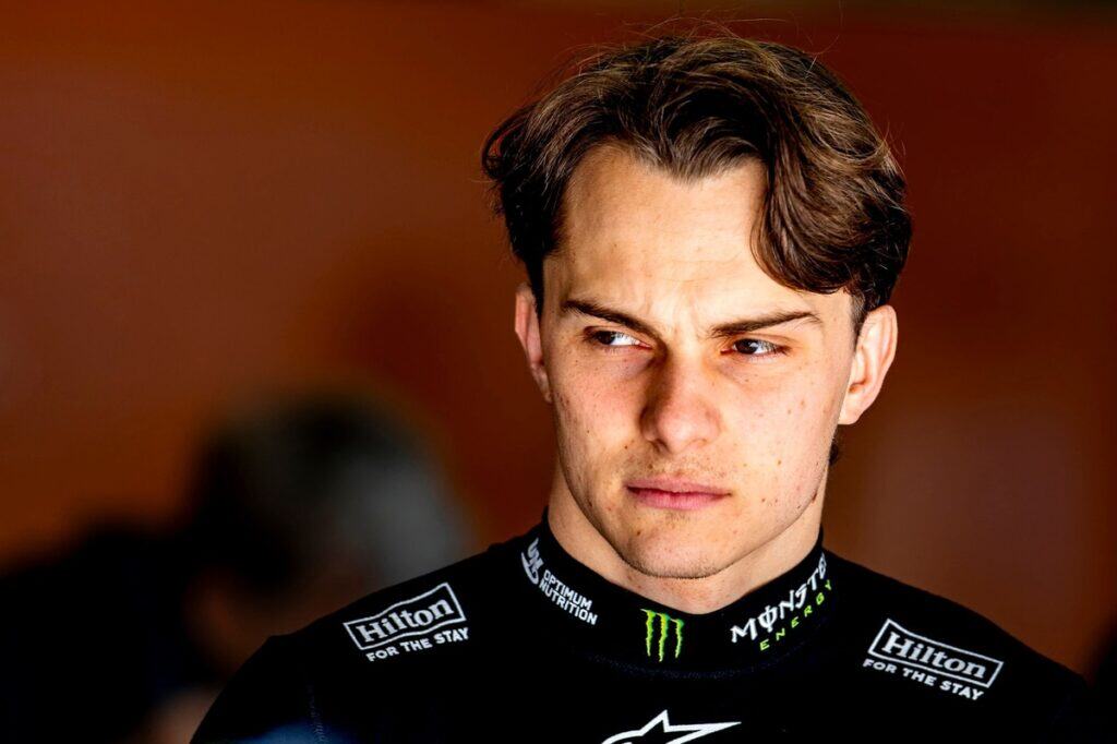 Oscar Piastri — casque spécial GP de Melbourne 2026, réplique collector 1:1