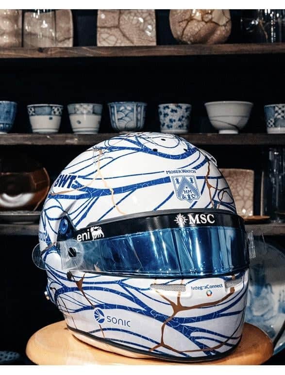 Pierre Gasly 2026 Japanese Grand Prix special edition helmet, Alpine F1 livery close-up