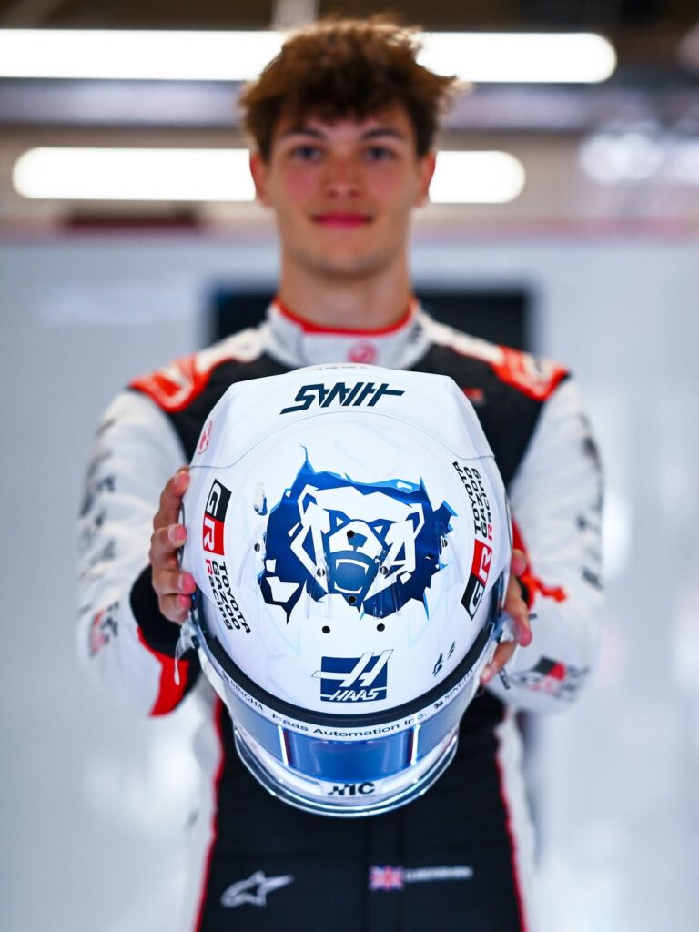 A brrrrr-illiant special helmet for this polar bear 🐻‍❄️ Ollie is repping his special Canadian Arctic-inspired lid this weekend 🧊 #HaasF1 #F1 #CanadianGP