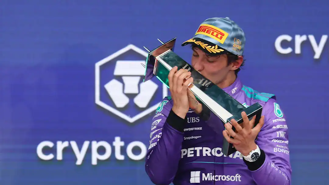 كيمي أنطونيلي خلال جائزة ميامي الكبرى 2026 — صاعد مرسيدس يواصل سلسلة أدائه المتميز في القمرة