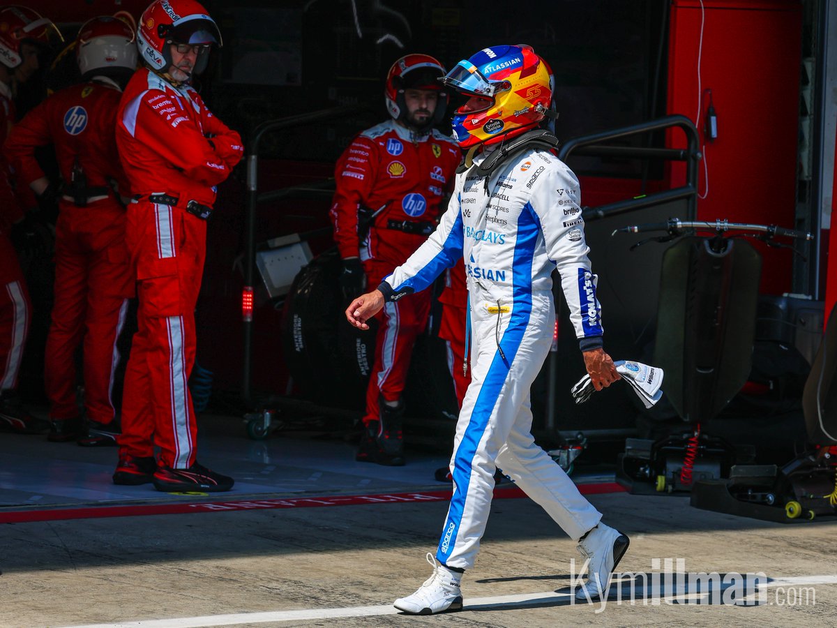 FIN PREMATURO

La carrera de Carlos Sainz terminó prematuramente después de que su Williams se detuviera en la recta principal