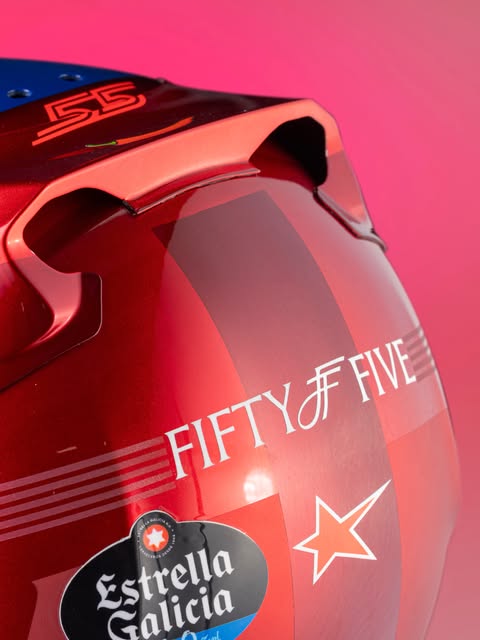 Carlos Sainz 2026 British GP helmet — rear detail