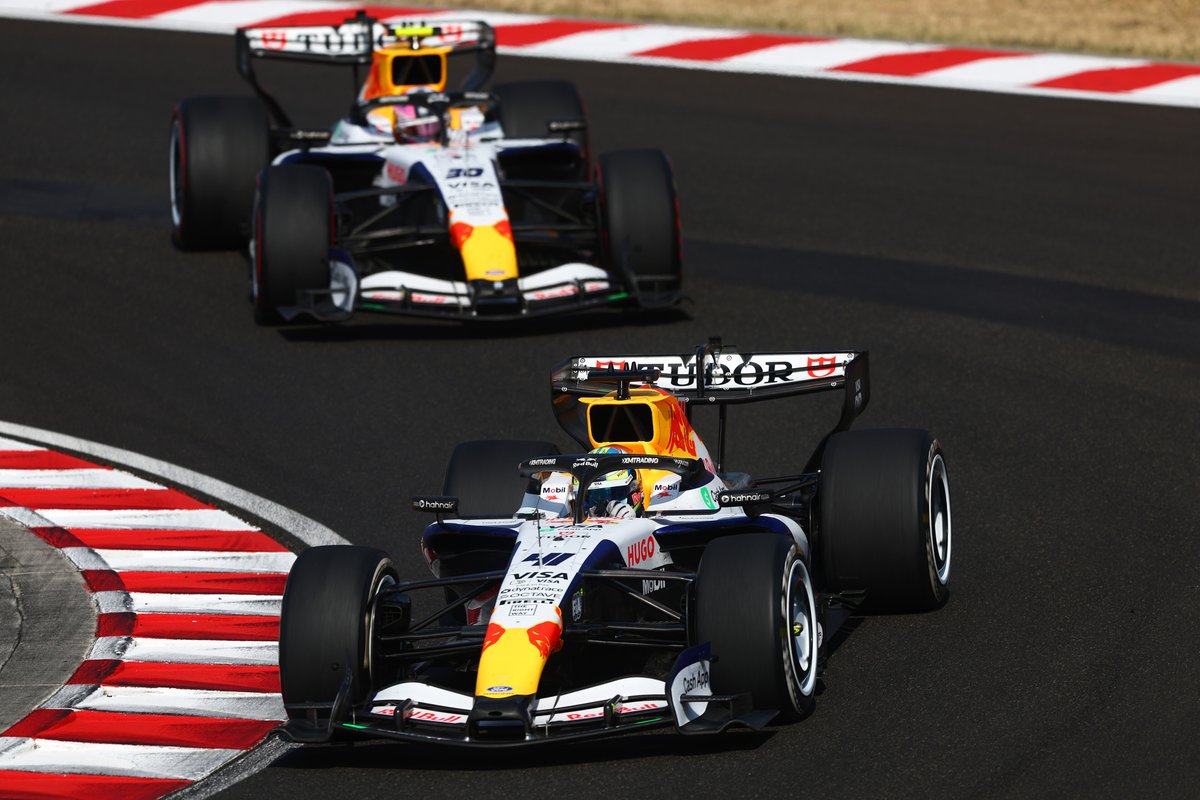 One stop and P10 for Arvid Lindblad in Hungary - however @LiamLawson30 used two stops to beat him and earn P8 after @vis