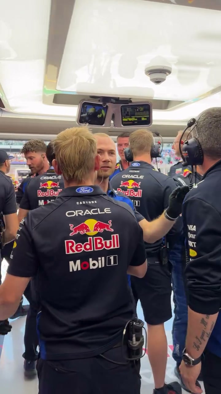 A second row start for tomorrow’s Silverstone Sprint 👏

#F1 #RedBullRacing #BritishGP