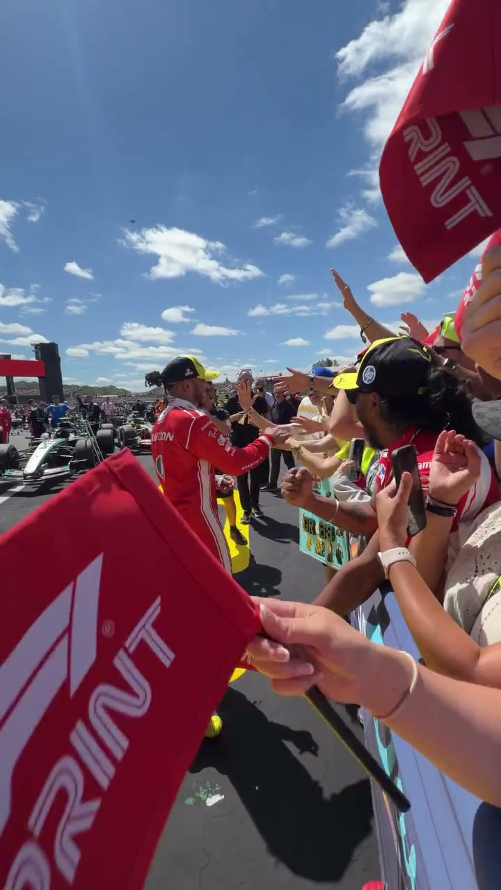 The love is real at Silverstone 🇬🇧❤️