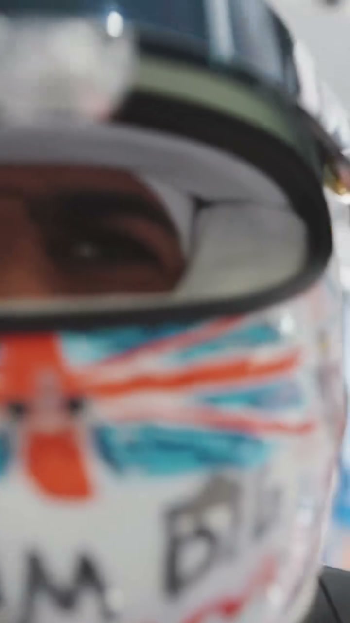 Du hast ihn gehört!! Sieh dir All Access vom #BritishGP JETZT an. 🍿 Link in Bio 🔗

#F1 #VCARB