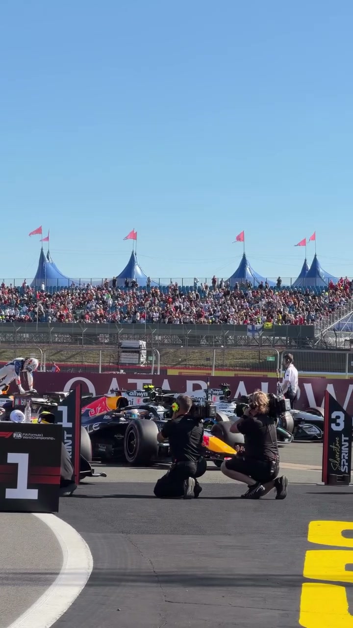 A second row start for tomorrow’s Silverstone Sprint 👏

#F1 #RedBullRacing #BritishGP