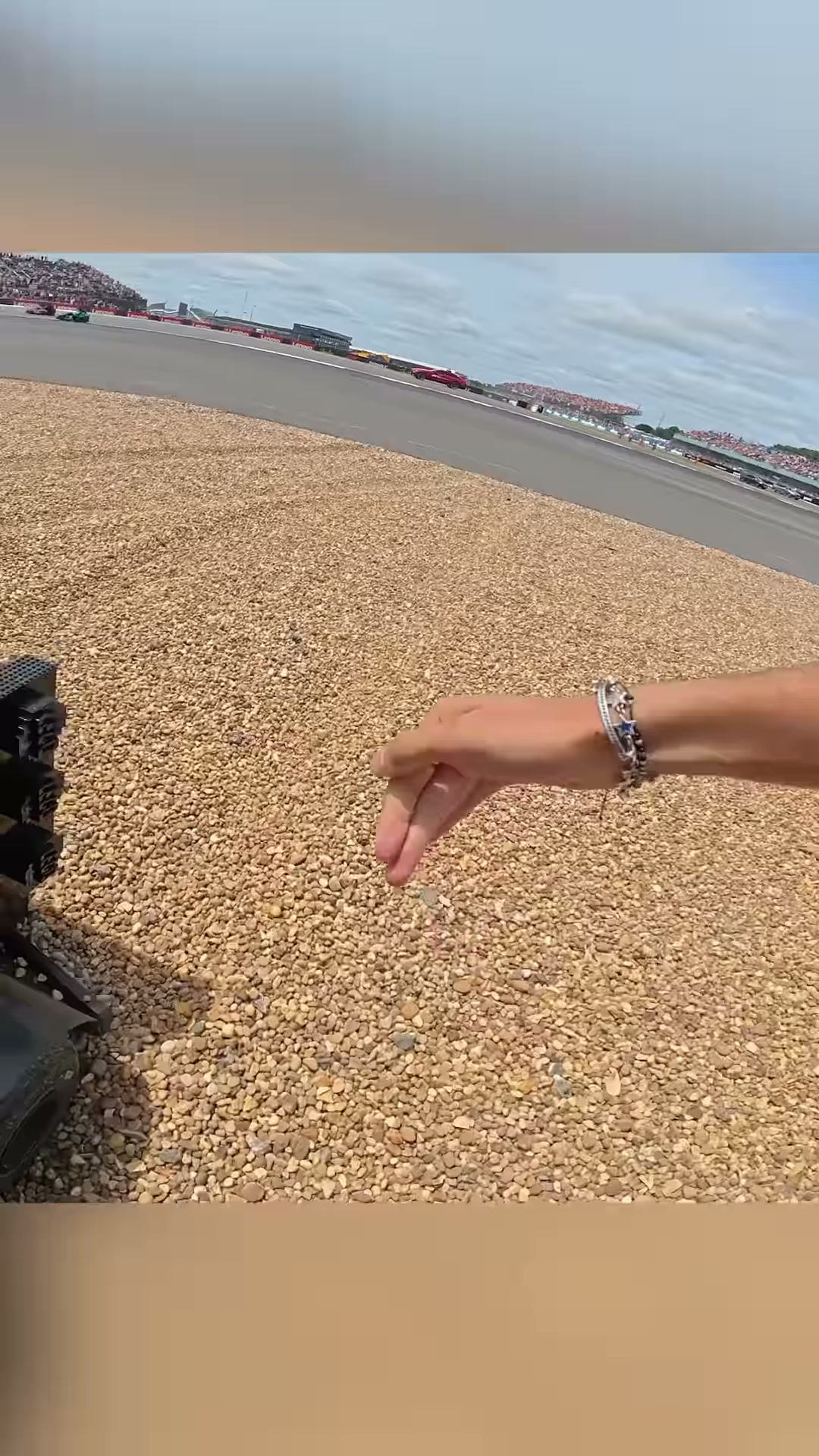 Arvid aveva voglia di una giornata in spiaggia 🏖️ 

#F1 #VCARB #BritishGP