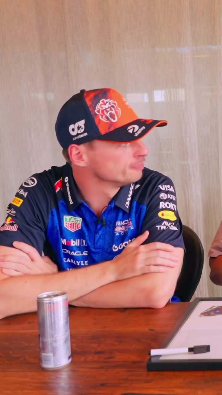 ¡Ahora es prácticamente fluido! 🇧🇪🙂↕️
¡Enseñado por los mejores justo antes del GP de Bélgica! 🤝
#F1 #RedBullRacing #BelgianGP