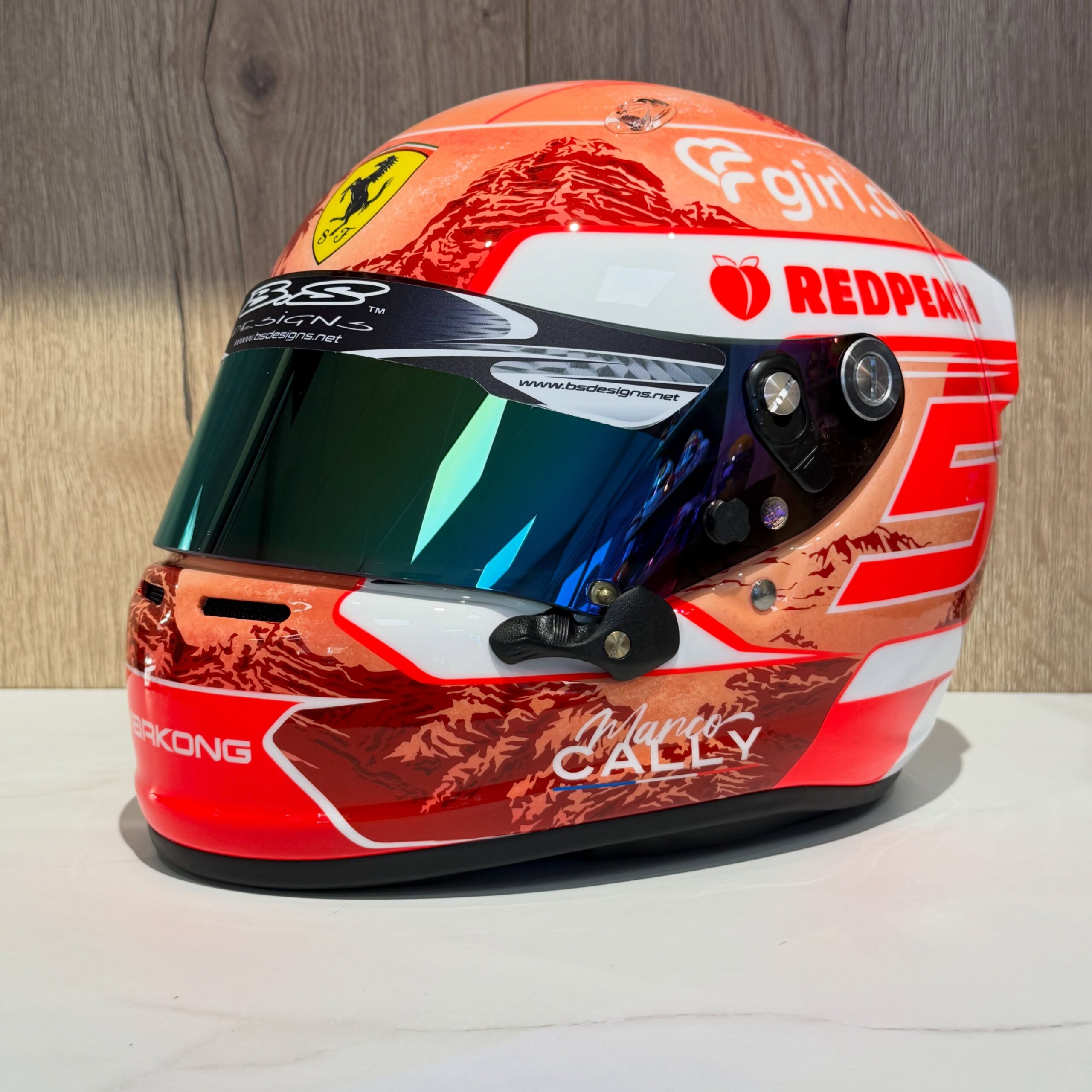 El nuevo casco de Marco Cally, inspiración del casco de Charles Leclerc para Las Vegas, 2025 #casco #pintura #araisk6 #gorila