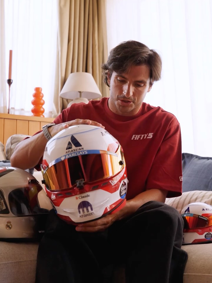 De mi primera carrera de karting en 2005 a mi primera carrera de F1 en Madrid. Para este casco quería volver a mis orígenes, recuperar aquel primer diseño inspirado en el de mi padre y darle mi toque 